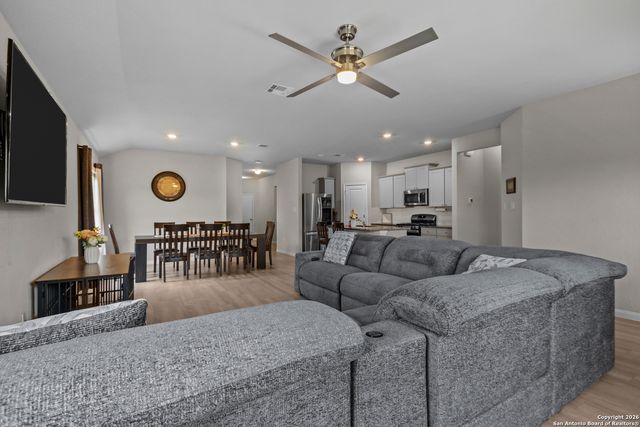 6651 Beehive, San Antonio, TX 78252