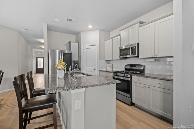 6651 Beehive, San Antonio, TX 78252