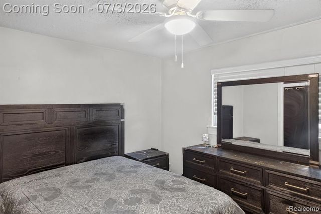 21326 Ithaca Avenue, Ferndale, MI 48220