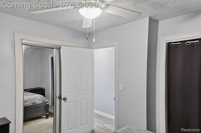 21326 Ithaca Avenue, Ferndale, MI 48220