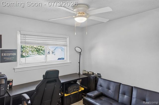 21326 Ithaca Avenue, Ferndale, MI 48220