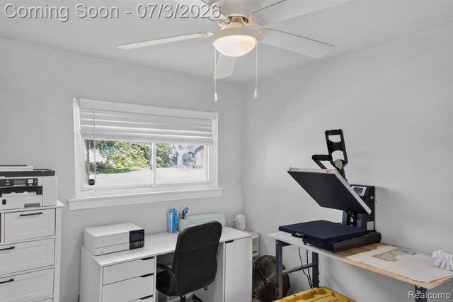 21326 Ithaca Avenue, Ferndale, MI 48220