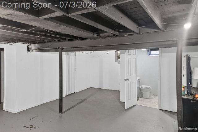 21326 Ithaca Avenue, Ferndale, MI 48220