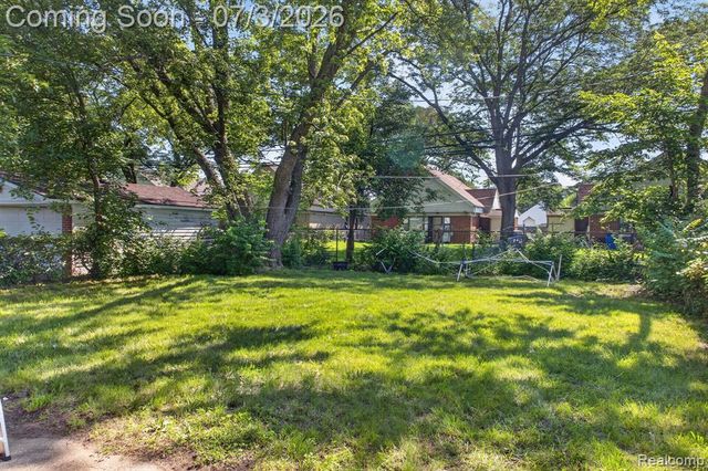 21326 Ithaca Avenue, Ferndale, MI 48220