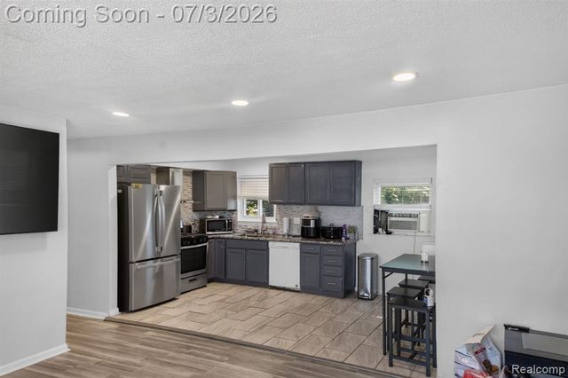 21326 Ithaca Avenue, Ferndale, MI 48220