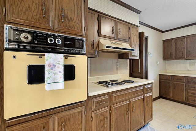 708 Apache Street NW, Hartselle, AL 35640