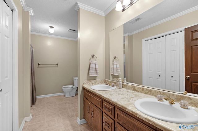 708 Apache Street NW, Hartselle, AL 35640