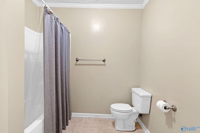 708 Apache Street NW, Hartselle, AL 35640