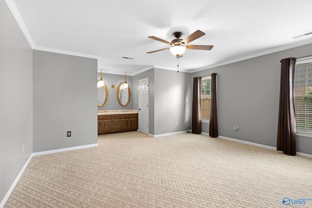 708 Apache Street NW, Hartselle, AL 35640