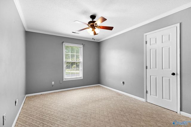 708 Apache Street NW, Hartselle, AL 35640
