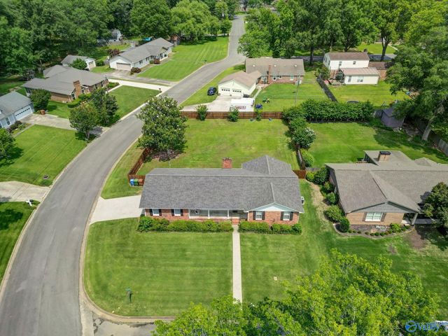 708 Apache Street NW, Hartselle, AL 35640