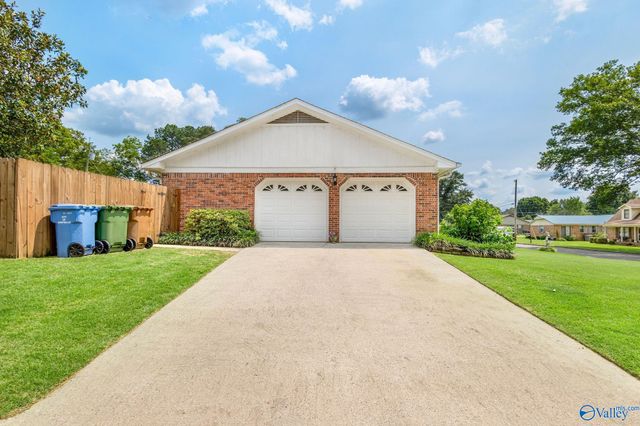 708 Apache Street NW, Hartselle, AL 35640