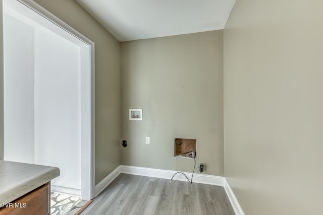 1140 Foxcroft Road, Bristol, VA 24201