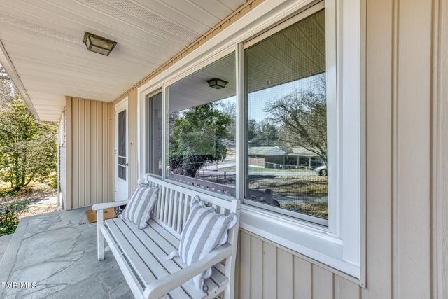 1140 Foxcroft Road, Bristol, VA 24201