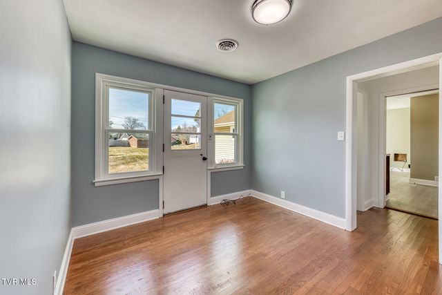 1140 Foxcroft Road, Bristol, VA 24201