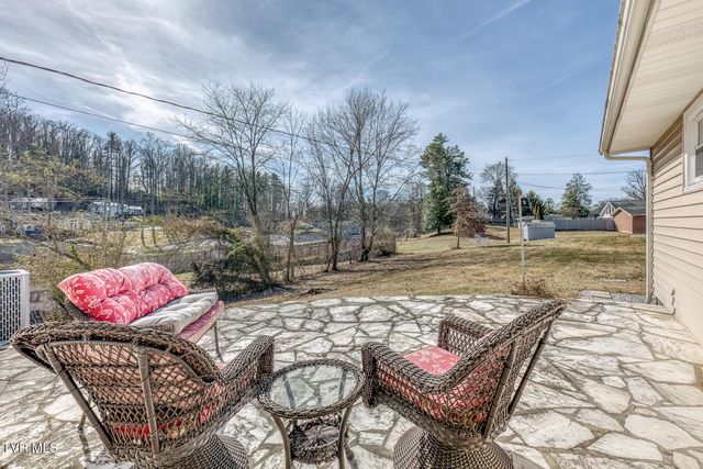 1140 Foxcroft Road, Bristol, VA 24201