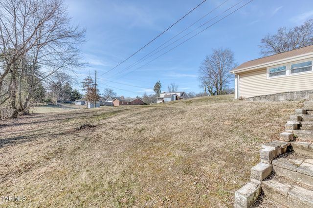 1140 Foxcroft Road, Bristol, VA 24201