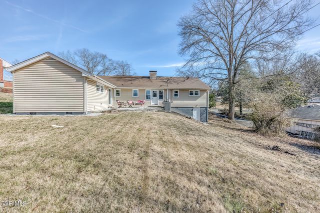 1140 Foxcroft Road, Bristol, VA 24201