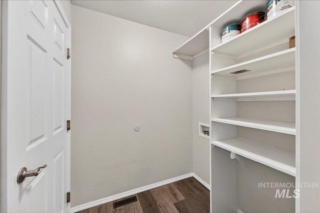 5523 Ormsby Ave, Caldwell, ID 83607