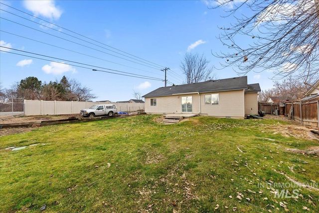 5523 Ormsby Ave, Caldwell, ID 83607