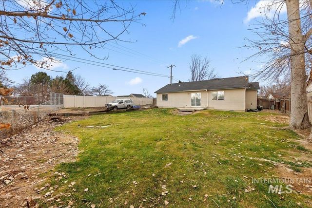 5523 Ormsby Ave, Caldwell, ID 83607