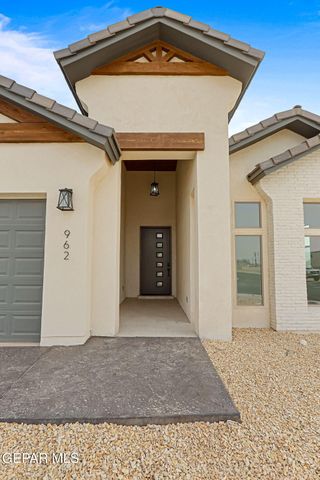 962 KEENLAND Avenue, El Paso, TX 79932