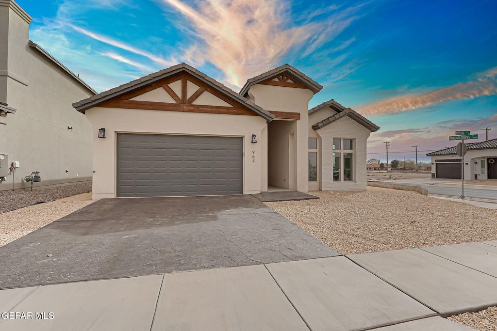 962 KEENLAND Avenue, El Paso, TX 79932