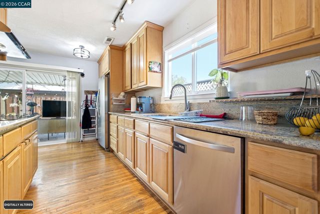 838 Cherokee Dr, Livermore, CA 94551
