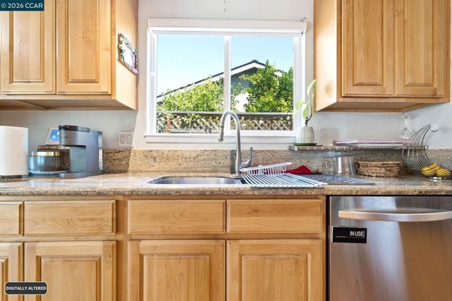 838 Cherokee Dr, Livermore, CA 94551