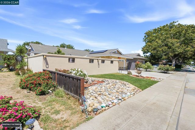 838 Cherokee Dr, Livermore, CA 94551