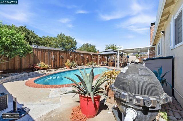 838 Cherokee Dr, Livermore, CA 94551
