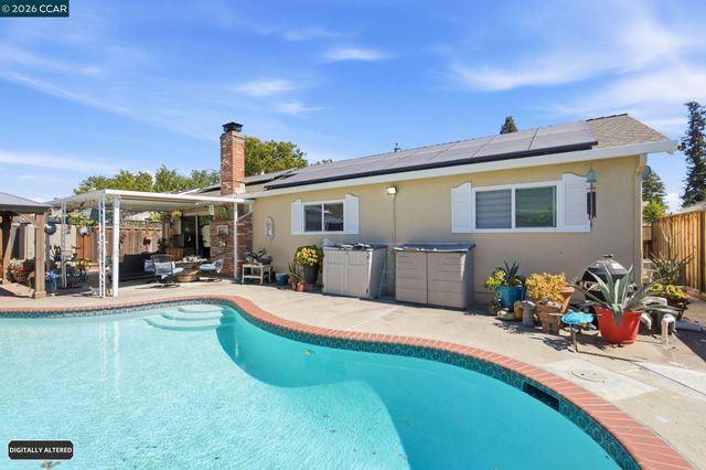 838 Cherokee Dr, Livermore, CA 94551
