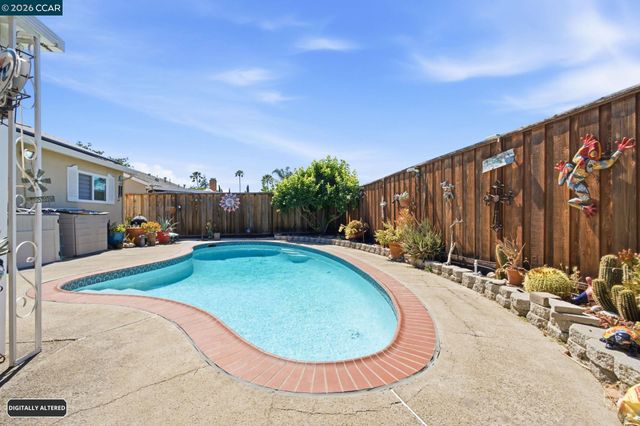 838 Cherokee Dr, Livermore, CA 94551