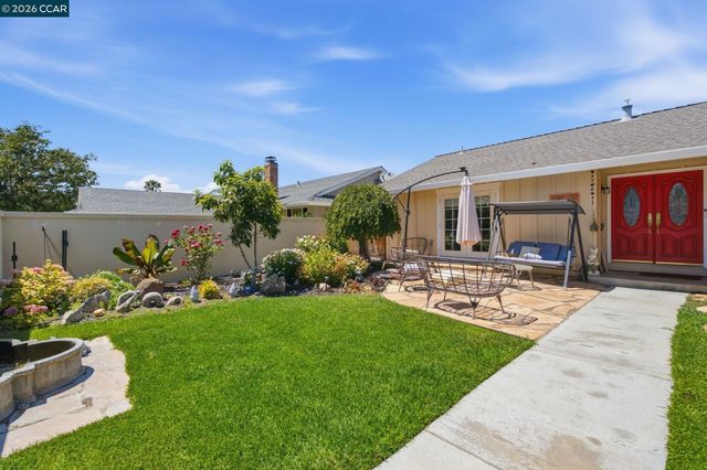 838 Cherokee Dr, Livermore, CA 94551