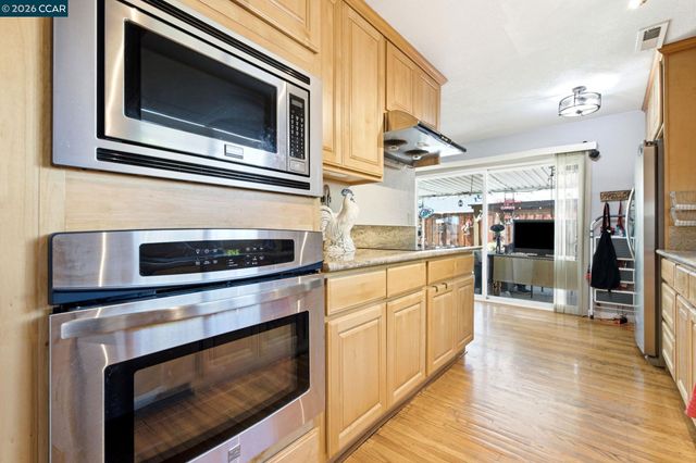 838 Cherokee Dr, Livermore, CA 94551
