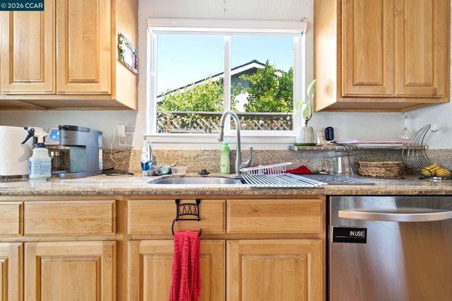 838 Cherokee Dr, Livermore, CA 94551