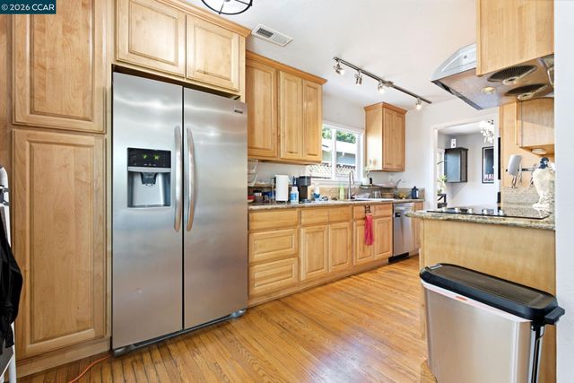 838 Cherokee Dr, Livermore, CA 94551