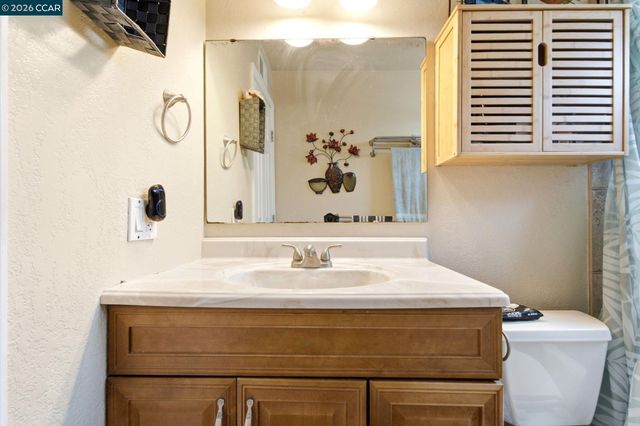 838 Cherokee Dr, Livermore, CA 94551