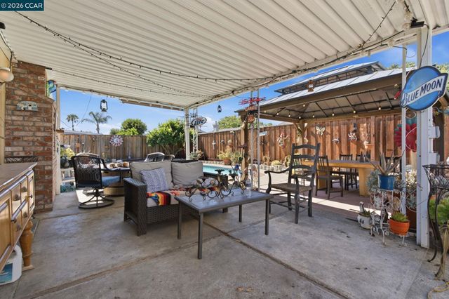 838 Cherokee Dr, Livermore, CA 94551