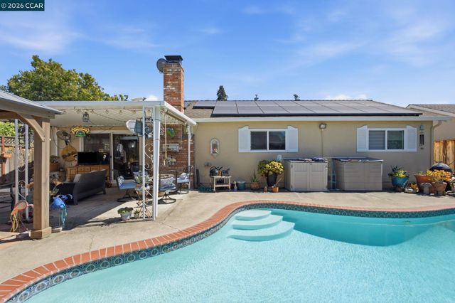 838 Cherokee Dr, Livermore, CA 94551