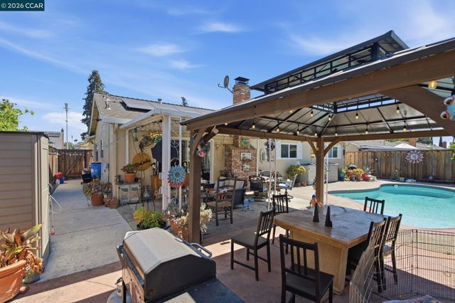 838 Cherokee Dr, Livermore, CA 94551