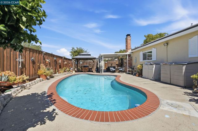 838 Cherokee Dr, Livermore, CA 94551