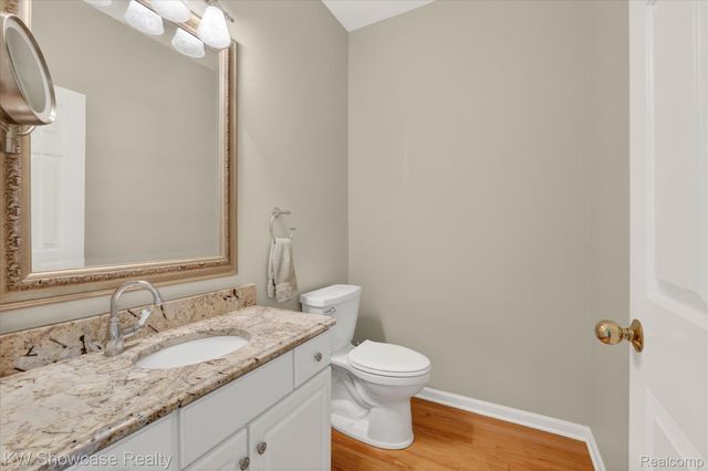 707 Pointe Court, Milford Village, MI 48381