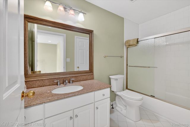 707 Pointe Court, Milford Village, MI 48381
