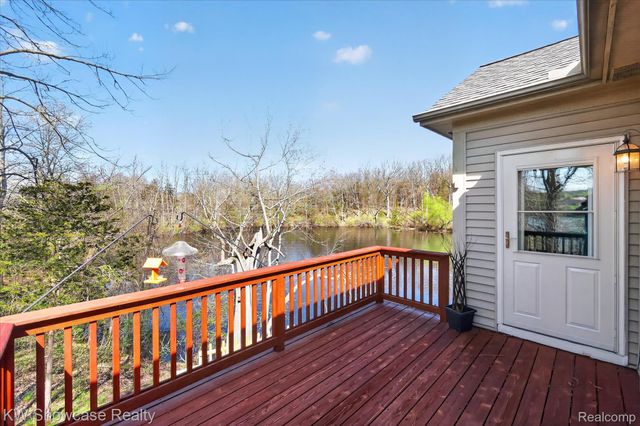 707 Pointe Court, Milford Village, MI 48381