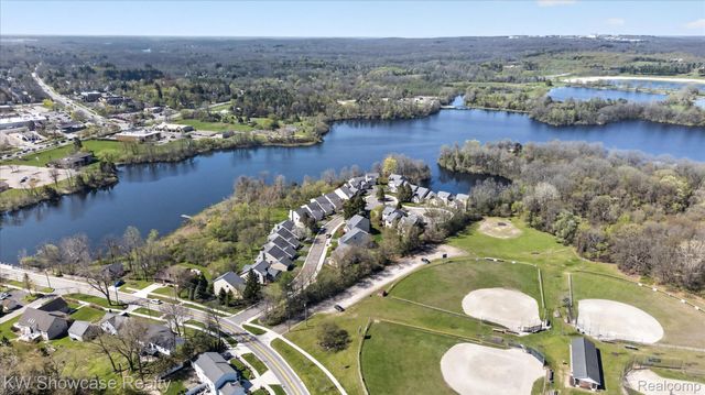 707 Pointe Court, Milford Village, MI 48381