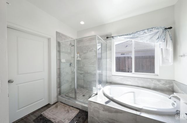 16002 Canterbury Court, Bakersfield, CA 93314