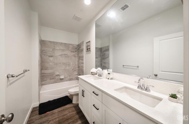 16002 Canterbury Court, Bakersfield, CA 93314