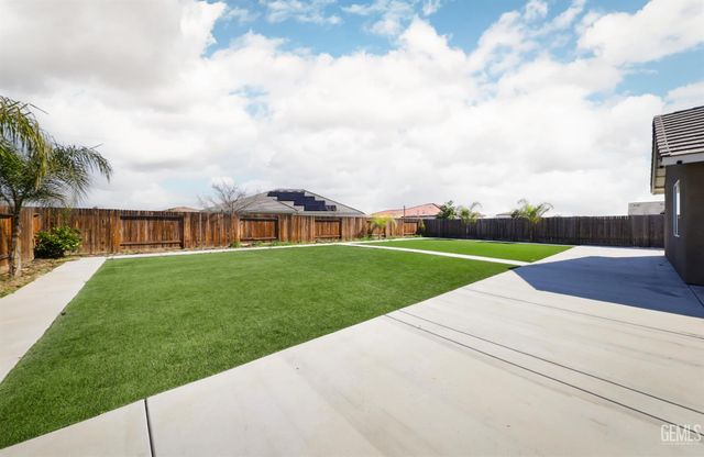 16002 Canterbury Court, Bakersfield, CA 93314