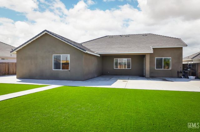 16002 Canterbury Court, Bakersfield, CA 93314